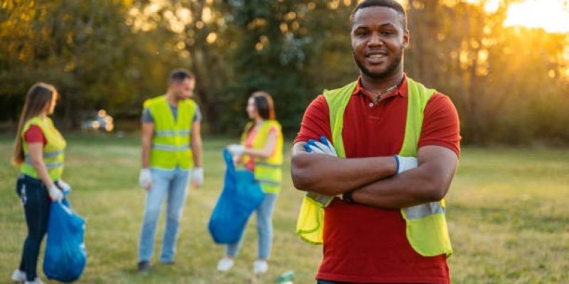 imgi_22_young-male-nature-conservation-volunteer-in-the-nature